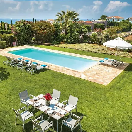 Dionysus Vila *